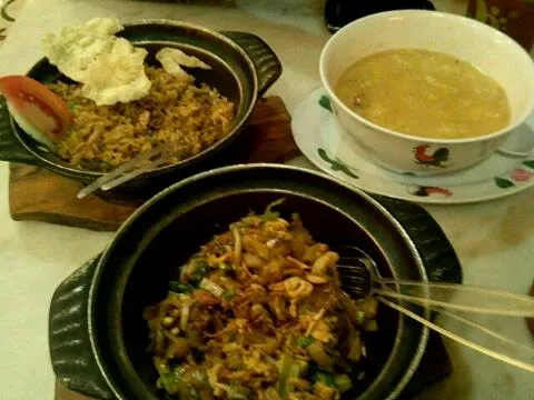 soup asparagus , beef fried rice and beef kwetiaw|josephine agnes yarisさん