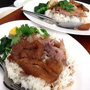 ข้าวขาหมู อร่อยมากค๊าาาา สักจานกับอีฟมั๊ย...|ชอบทำอาหารเป็นชีวิตจิตใจค๊า... 🍳😍さん