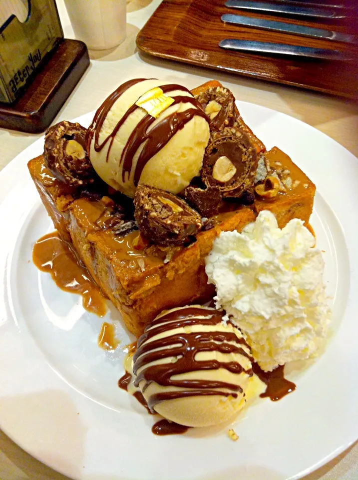 Snapdishの料理写真:Ferrero Toast|KaRenさん