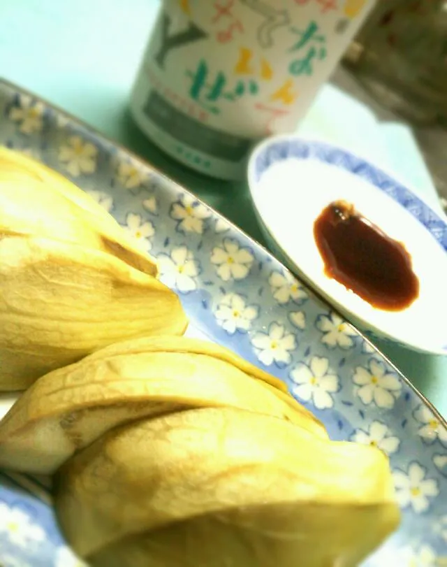 蒸し丸茄子をカラシ醤油で|トミーサクさん