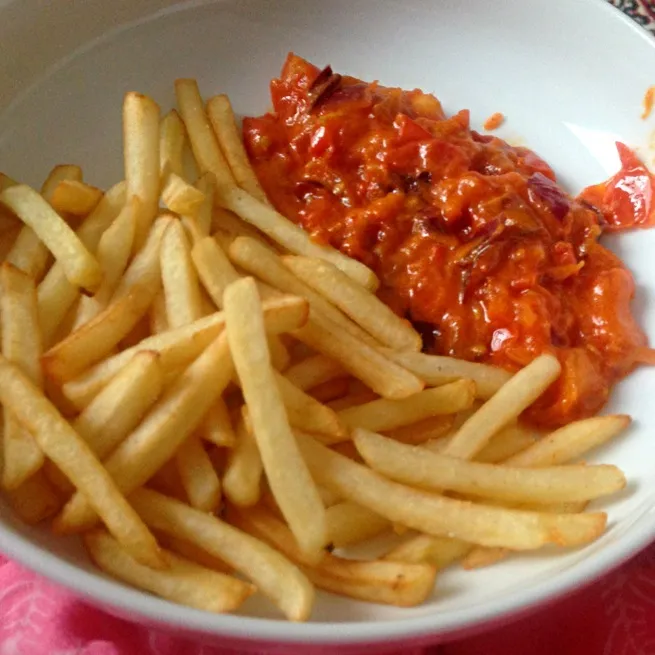 Fries with homemade tomato and onion sauce # Yummy#|h4n4さん