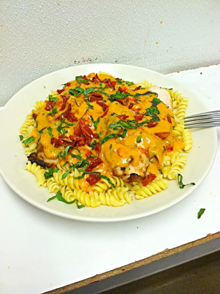 Roasted Red Pepper Alfredo with Grilled Chicken|juan sotoさん