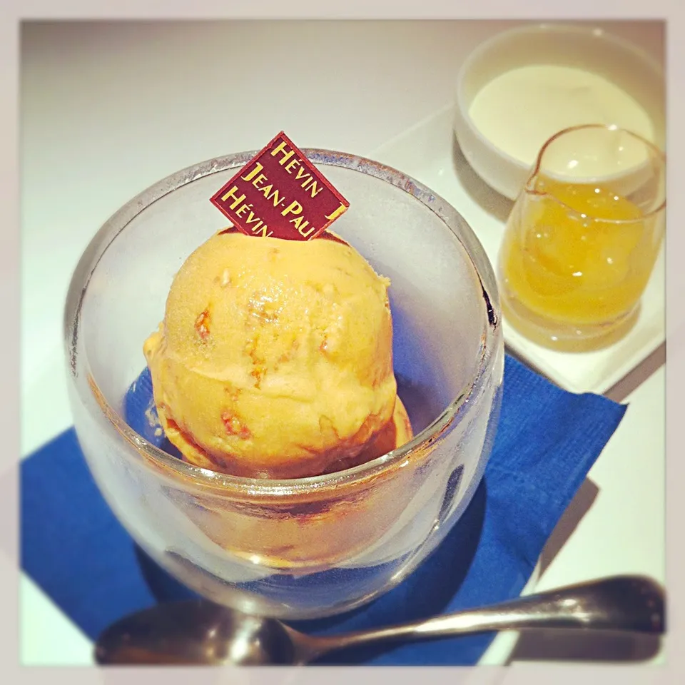 JPH/Glace caramel fleur de sel Sauce yuzu poire|cakeさん