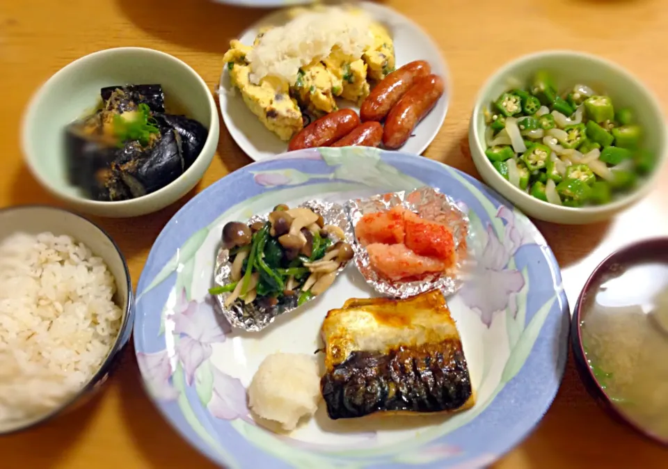 ちょっと豪華な朝ごはん|あさのゆいさん