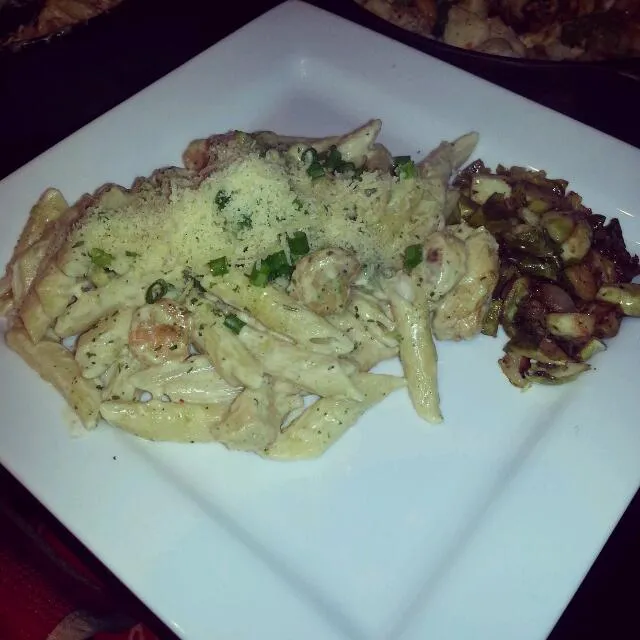 Chicken and Shrimp Alfredo with Balsamic Brussel Sprouts|kiara Moniqueさん