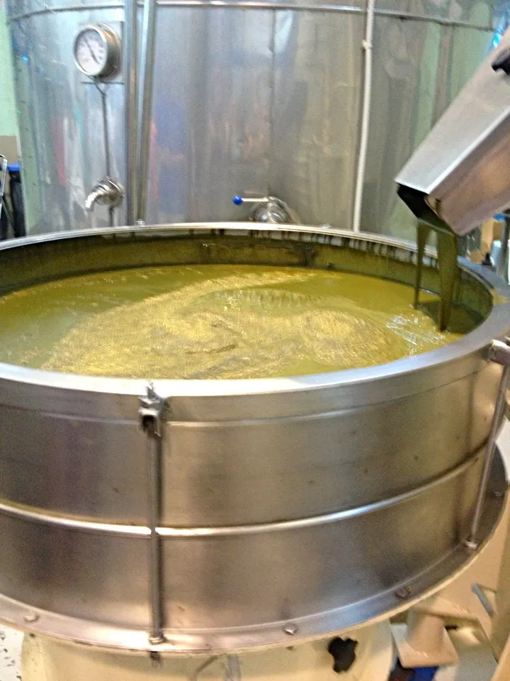 Pistachio paste on the making.|Carina Mayrol Sotoさん