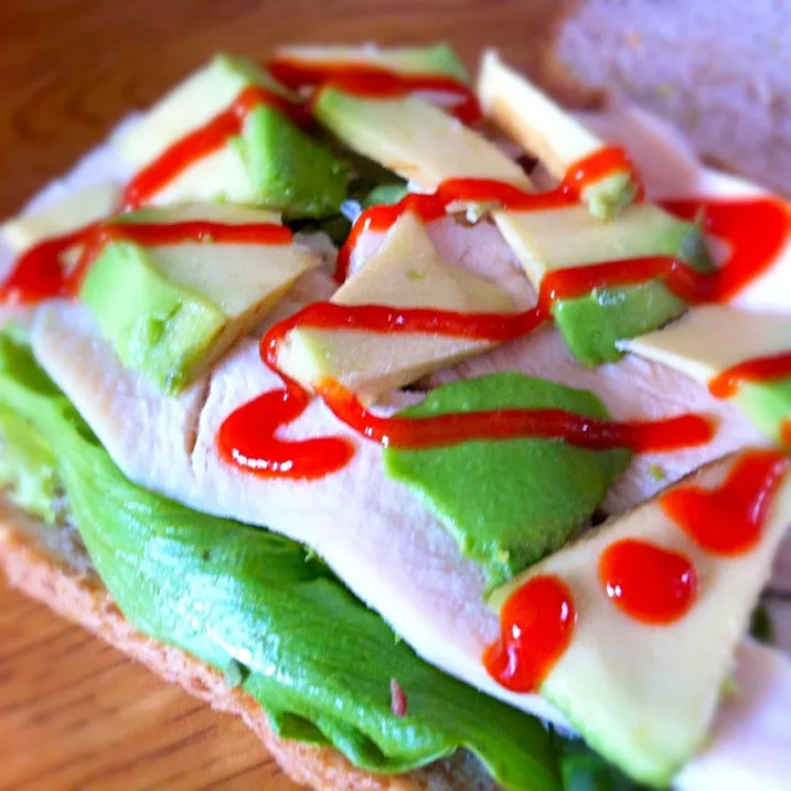 Avocado, chicken chilli sandwich|Shiniさん