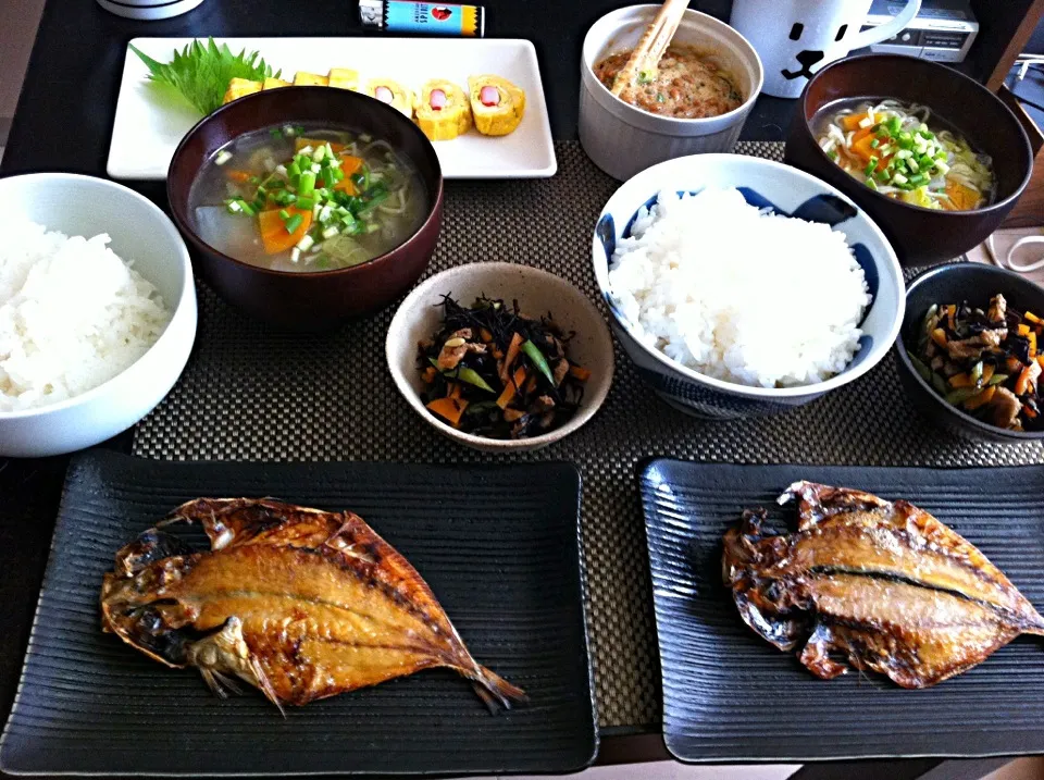 鯵の干物、出し巻き卵、ひじき煮、豚汁|ayumiさん