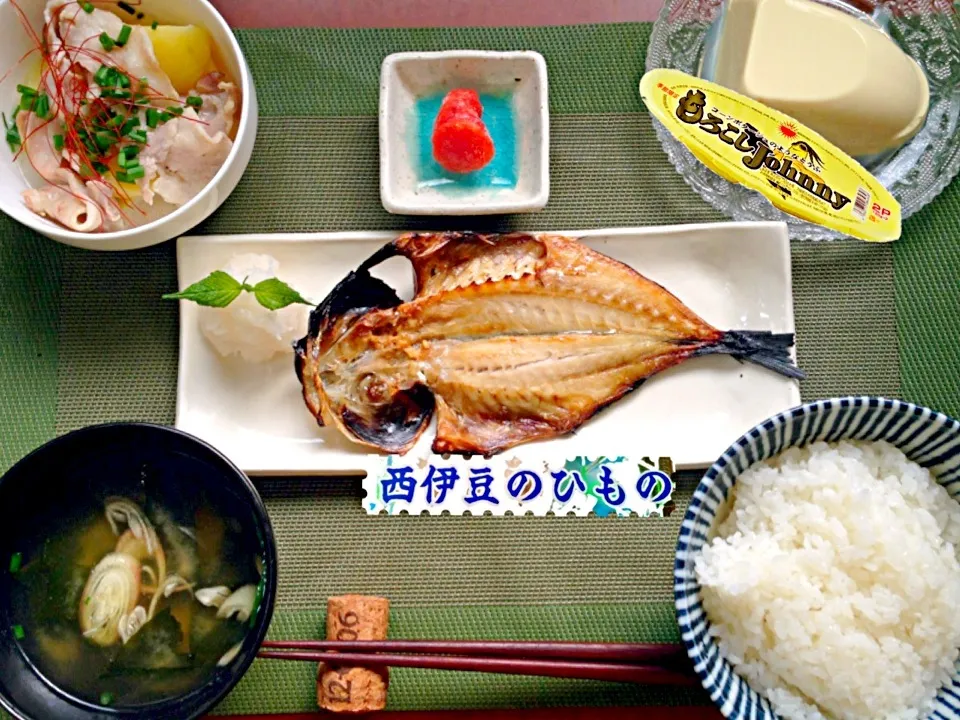 Snapdishの料理写真:Today's Dinner🍴お豆腐･煮物･干物･お味噌汁&ご飯|🌈Ami🍻さん