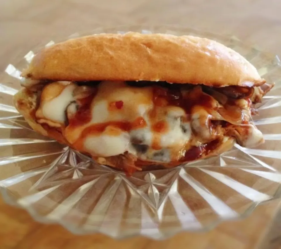 Snapdishの料理写真:Uncle Gary's Zesty peach BBQ pulled pork with cheese and mushrooms sooooo good!!!|Gary Langerさん