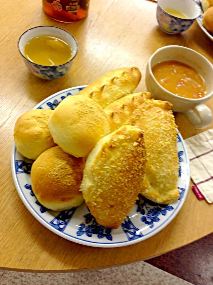 チーズクッペ、ピロシキ、黒糖バナナパン🍞|虎キチ6さん