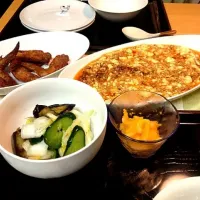 Snapdishの料理写真:浅漬け&手羽先&イカ黄金&麻婆豆腐|田中 喜子さん