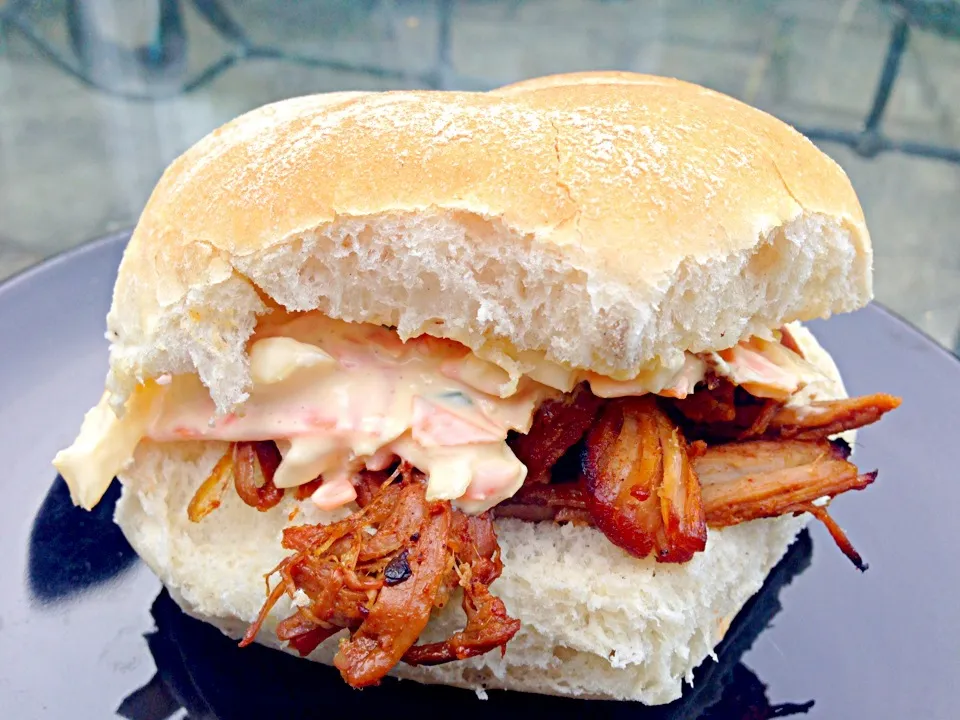 Snapdishの料理写真:Pulled Pork Sandwich with Coleslaw|Tracey Jamesさん