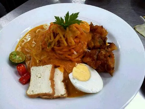 Mee rebus with cucur udang.|Steven Wooさん