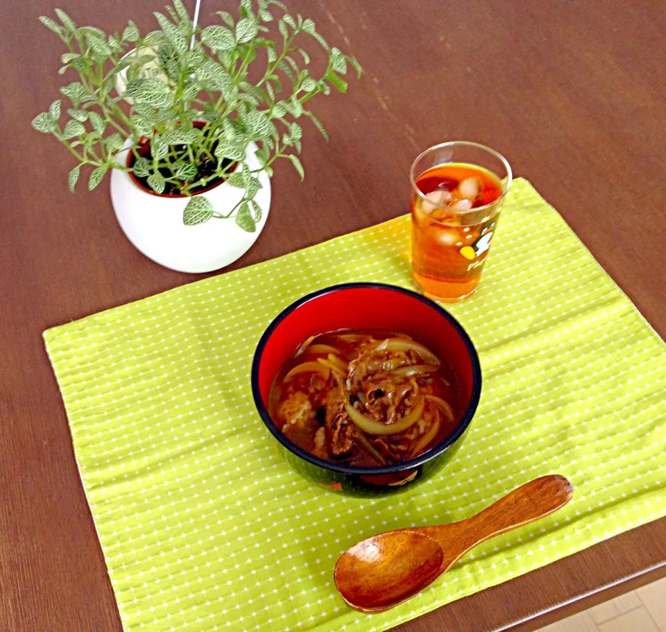 Snapdishの料理写真:黒毛和牛たっぷりカレー丼|pentarouさん