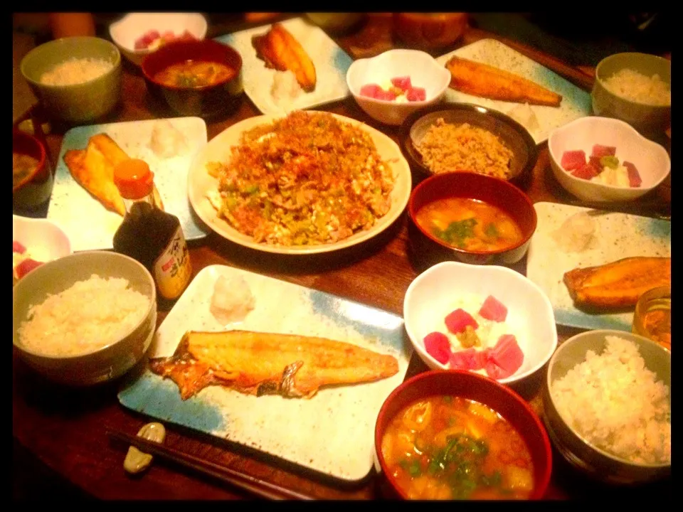 ゴーヤチャンプルーと山かけと鯖塩焼きと卯の花とナメコと豆腐と油揚げのお味噌汁|トキロックさん