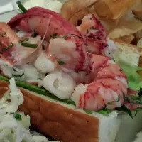 Snapdishの料理写真:lobster roll|mike pumaさん