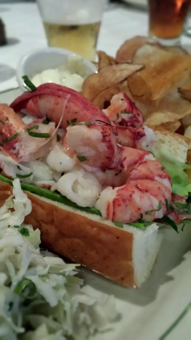 Snapdishの料理写真:lobster roll|mike pumaさん