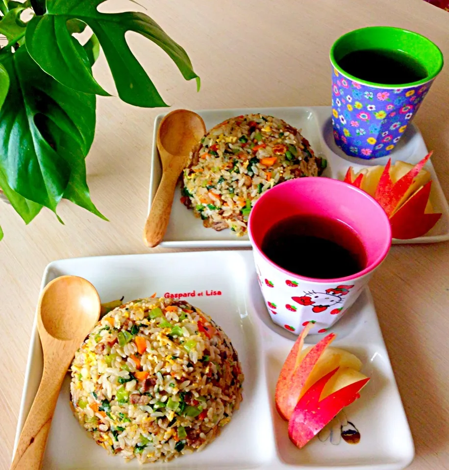 子供もわからず食べちゃう小松菜沢山のチャーハン|めりりんさん