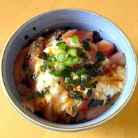 Snapdishの料理写真:やまかけ鮪丼|山根 明子さん