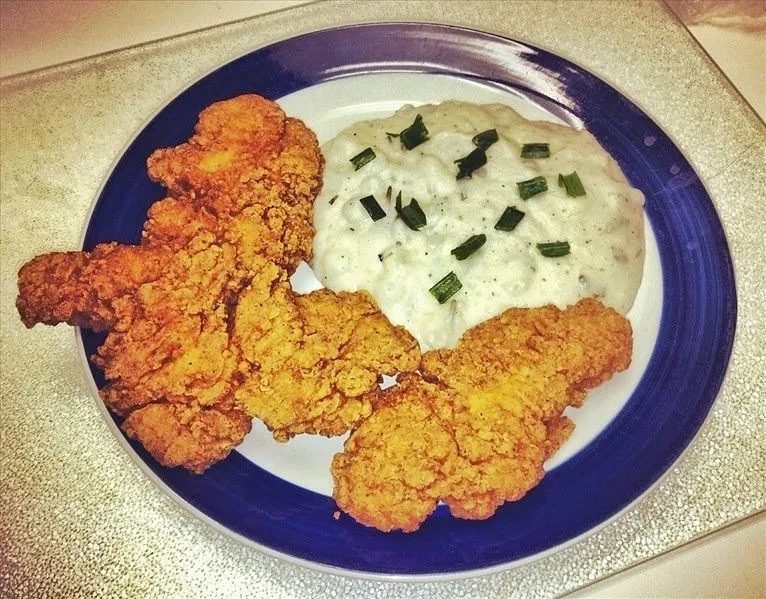 My Homemade Version of KFC Chicken Strips & Garlic Rosemary Mashed Potatoes.|Christina Goolsbyさん