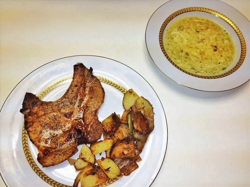 Asian Pork Chops w/ Roasted Potatoes & Egg Drop Soup|Christina Goolsbyさん