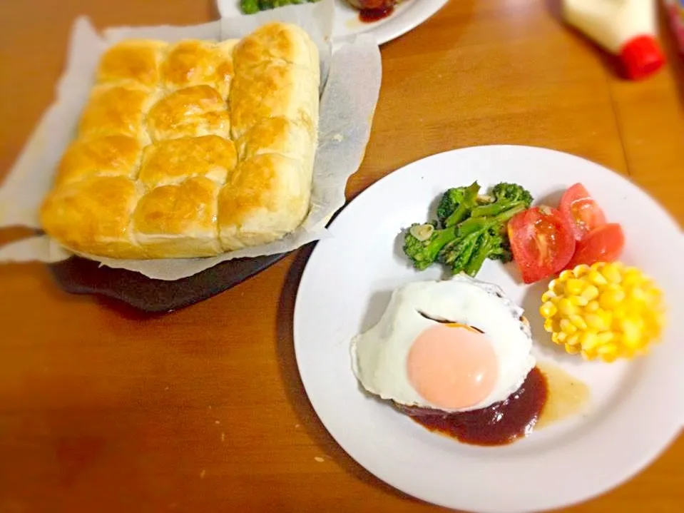 ちぎりパン 目玉焼きハンバーグ|ぽてとさん