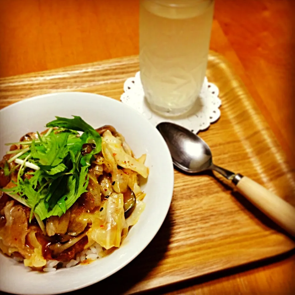 豚とキャベツのシンプル中華丼。|まゆさん