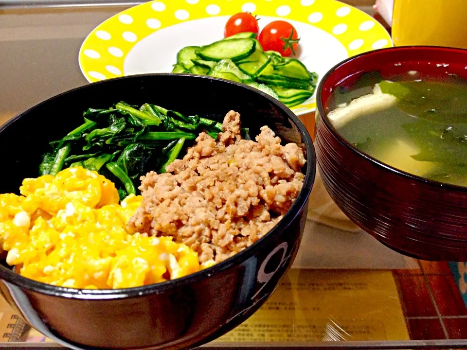 ３色丼で晩ごはん♪|ひかるんさん