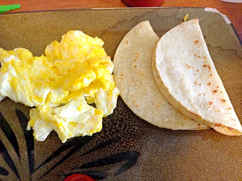 Scrambled eggs and two small quesadillas|krista parkerさん