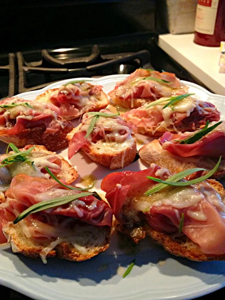 Snapdishの料理写真:Crostini Alla Romana|Aliceさん