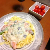 Snapdishの料理写真:Handmade pasta w/ cream sauce|Emi Chiba-Smithさん