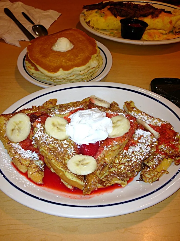 Strawberry banana French toast|Khiyah Simoneさん