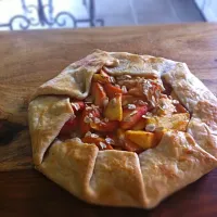 Snapdishの料理写真:Peach and oatmeal galette|Mary Amandaさん