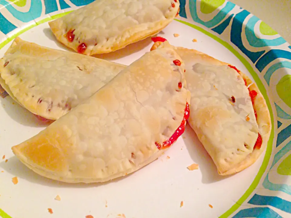 Snapdishの料理写真:Guyaba Empanadas|Maria Smithさん