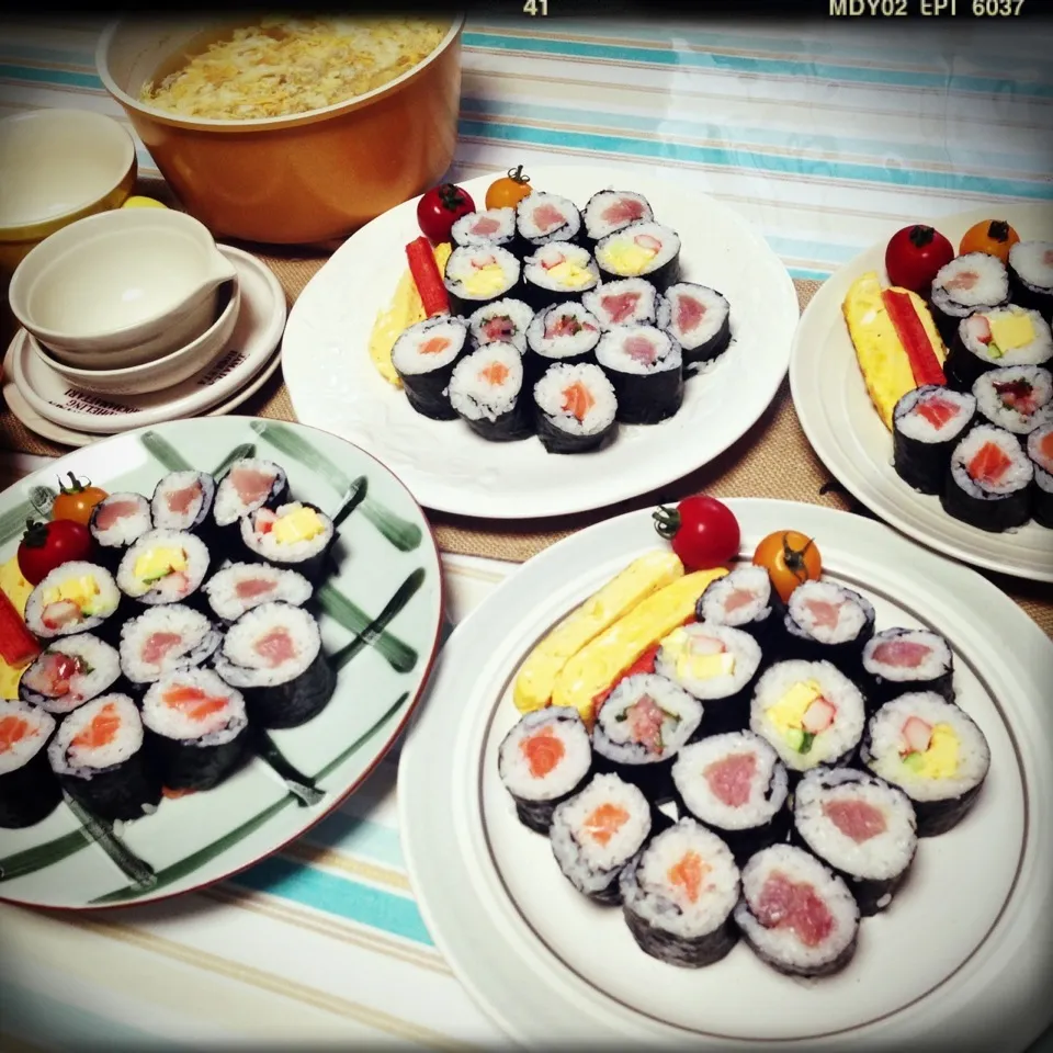 子供達の晩ご飯〜。一人一皿だよ♪|まりさん