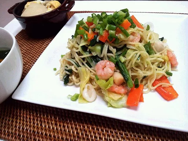 Snapdishの料理写真:今日の夕食 海鮮塩焼きそば|pinknari🐰🌈さん