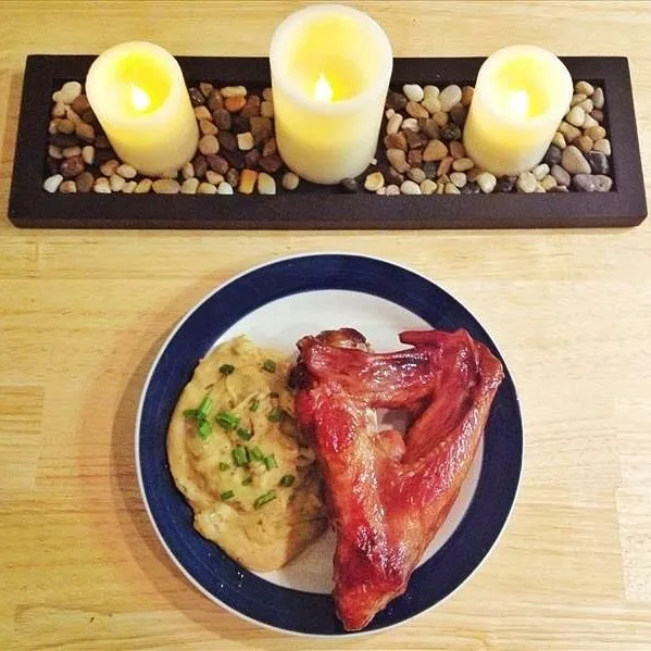 Snapdishの料理写真:Roasted Turkey Wing & Butter Green Onion Mashed Potatoes.  Celebrating My One Year Anniversary w/ My Fiancé.|Christina Goolsbyさん