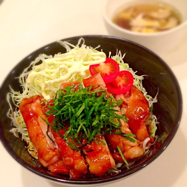 Snapdishの料理写真:みきやんさんの照焼きチキンで丼|ふぅさん