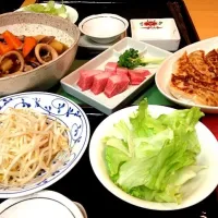 Snapdishの料理写真:餃子&大トロの刺身&イカのワタ煮|田中 喜子さん