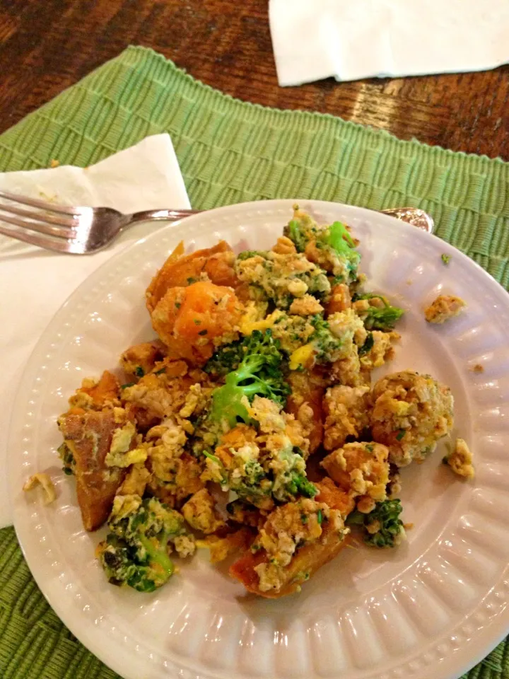 Snapdishの料理写真:Salmon Breakfast Scramble|caroline weaverさん