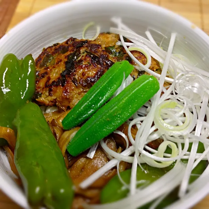 ゴマとニラ入りつくね丼|マカロニ公爵さん