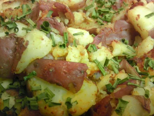 Smashed red-skinned potatoes with fresh chives|Culinary Kissesさん