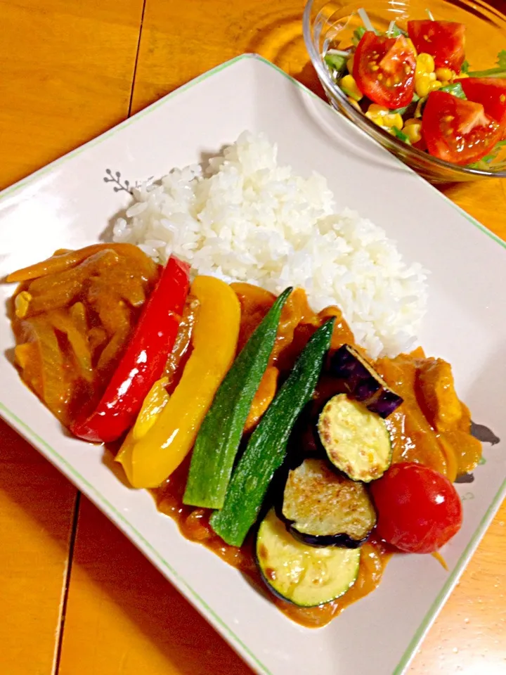 Snapdishの料理写真:バターチキンカレー彩野菜の素揚げトッピング|カウンター嬢さん