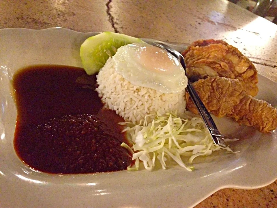 Crispy chicken nasi lemak|(=^x^=)さん