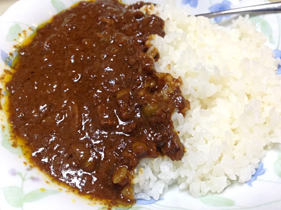 噂の名店 鎌倉 七里ガ浜 珊瑚礁の湘南ドライカレー（レトルト）🍛|ゆうじ.さん