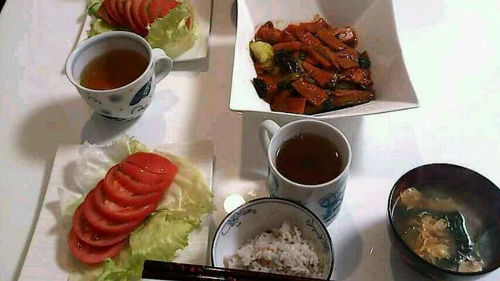 Snapdishの料理写真:チンゲン菜入り麻婆茄子、チンゲン菜の中華スープ、トマトサラダ、雑穀米|みゆさん