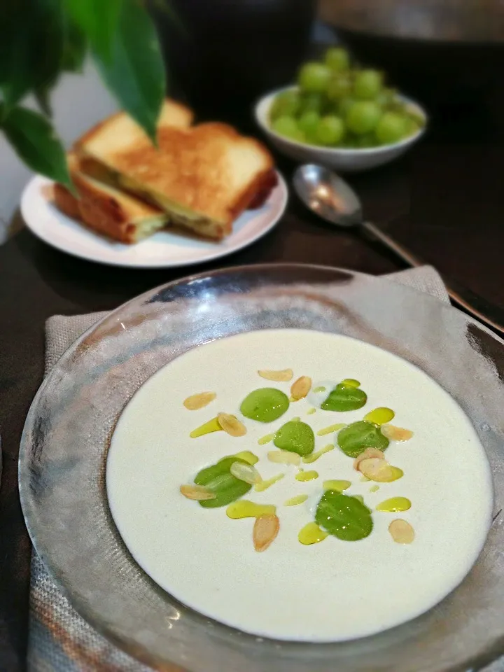 Chilled almond and grape soup AKA  White gazpacho /ホワイトガスパチョ|rick chanさん