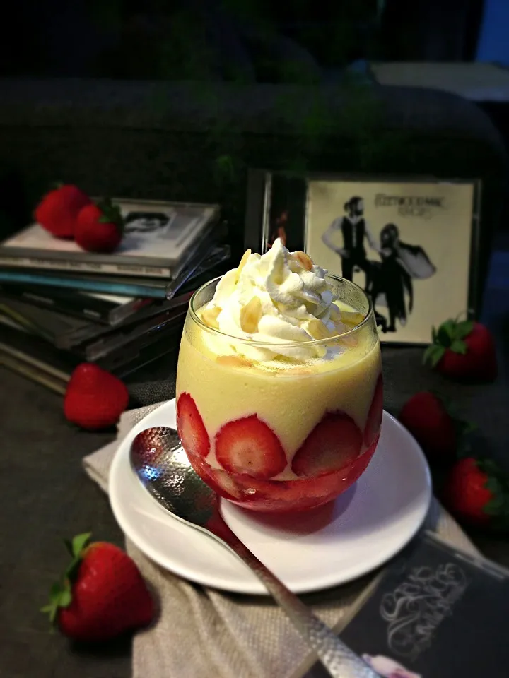 Summer strawberry trifle,help from Anne with pastry cream recipe|rick chanさん