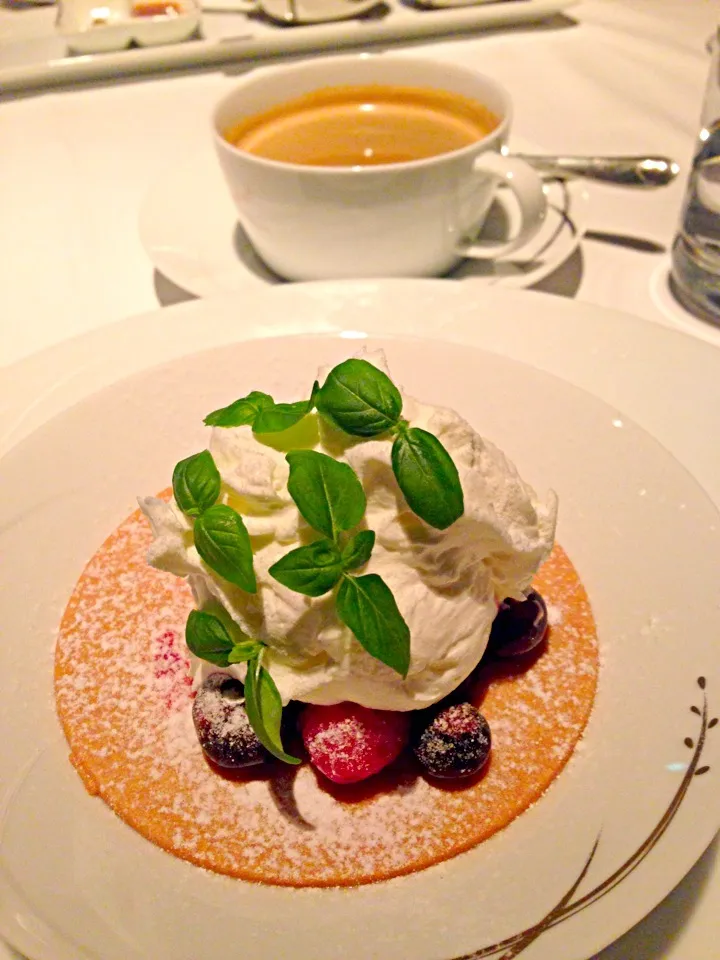 Lemon Tart , Cream Franch basil|sirakorn owadaさん